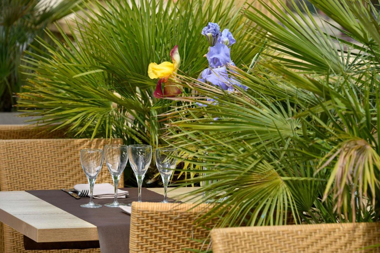 Logis Hotel & Restaurant Le Pardaillan Gondrin Экстерьер фото